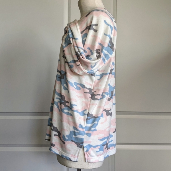 PJ Salvage Pullover Camouflage Print Long Sleeve Brushed Knit Blue Pink L NWT - Picture 9 of 13